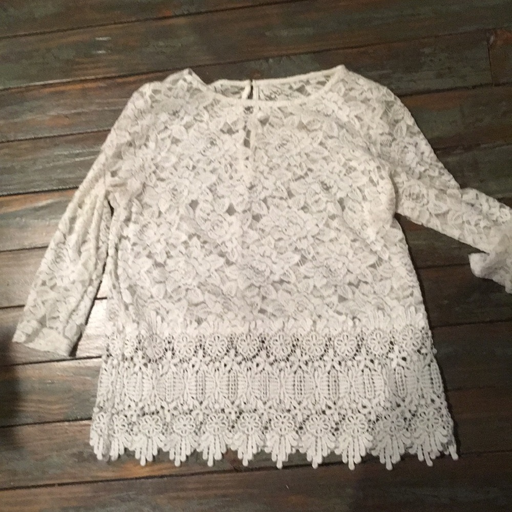 🚨SOLD Lace shirt